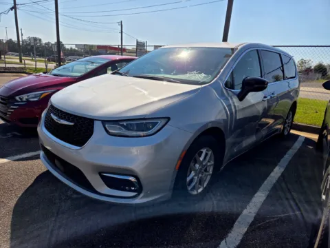 Another view of 2024 Chrysler Pacifica Touring L for sale in Warner Robins, GA at Hyundai Warner Robins