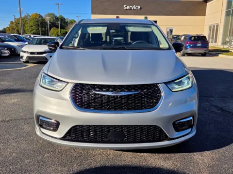 Photos of 2024 Chrysler Pacifica Touring L for sale in Warner Robins, GA at Hyundai Warner Robins