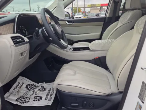 More photos of 2022 Hyundai Palisade Limited at Hyundai Warner Robins, GA
