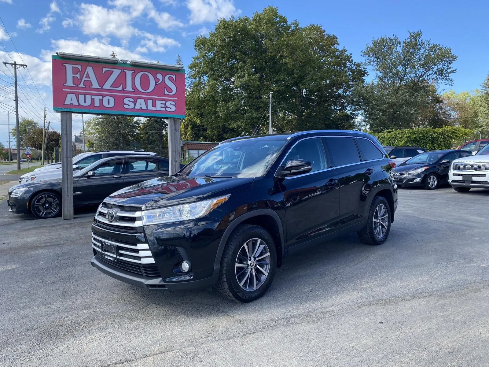 Black 2019 Toyota Highlander XLE for sale in Rome, NY
