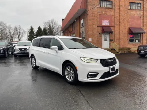 More photos of 2022 Chrysler Pacifica Touring L at Fazio's Auto Sales, NY