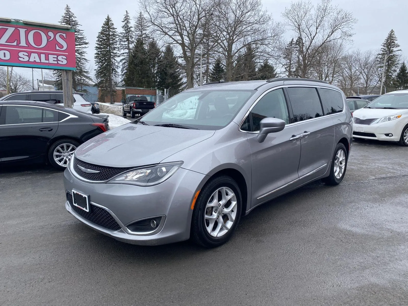 Silver 2017 Chrysler Pacifica Touring-L for sale in Rome, NY