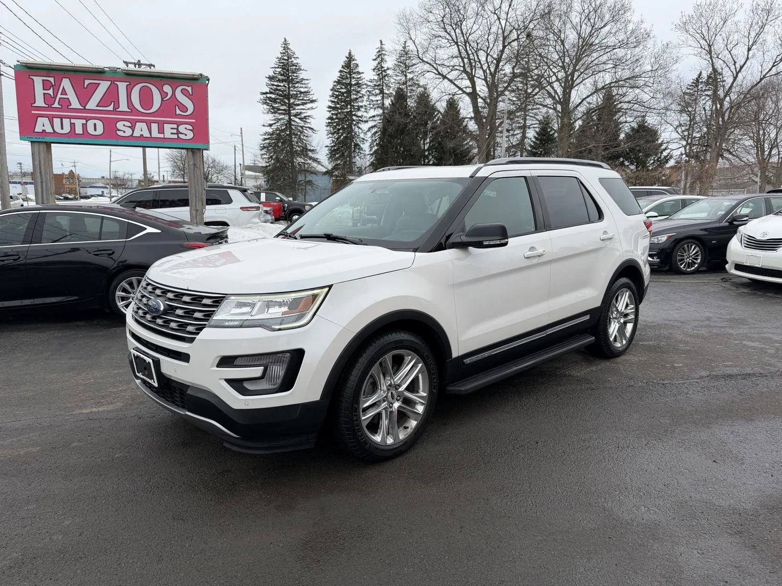White 2017 Ford Explorer XLT for sale in Rome, NY