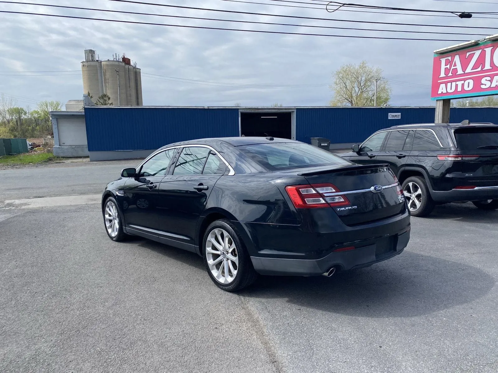 Vehicle Image 2