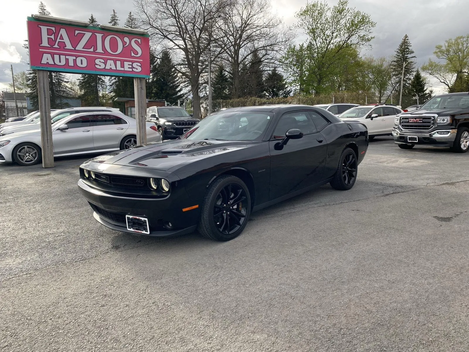 2016 Dodge Challenger R/T Plus's photo