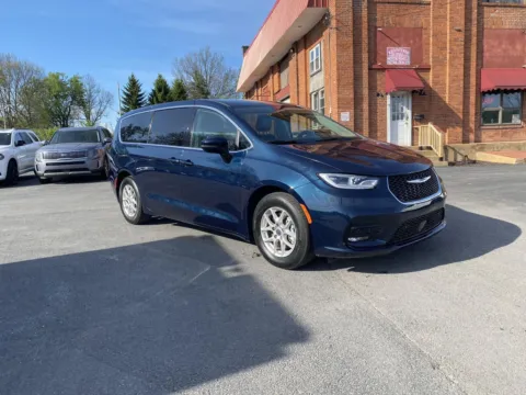 More photos of 2023 Chrysler Pacifica Touring L at Fazio's Auto Sales, NY