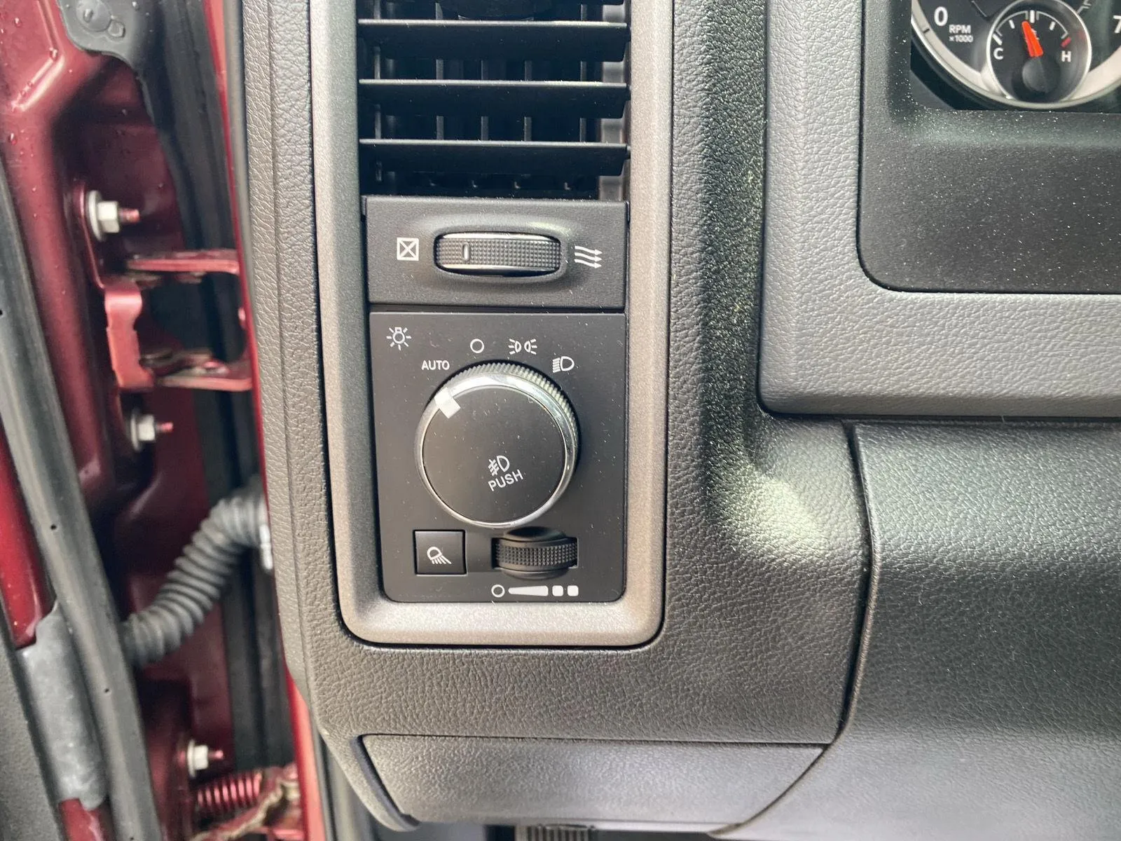 2018 RAM Ram 1500 Pickup Express - Photo 11