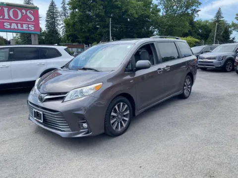 Gray 2018 Toyota Sienna XLE for sale in Rome, NY