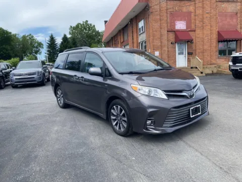 More photos of 2018 Toyota Sienna XLE at Fazio's Auto Sales, NY