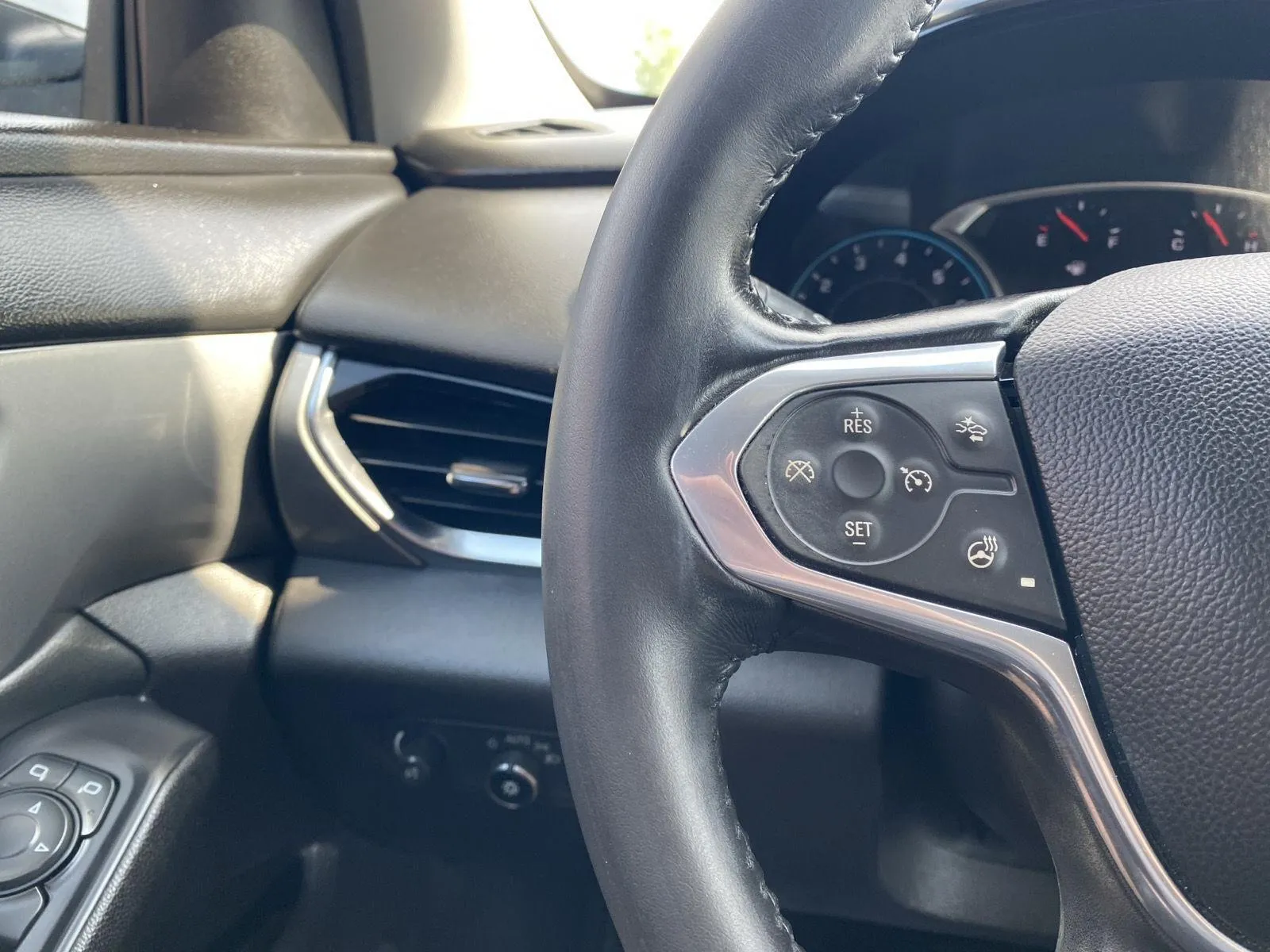 2021 Chevrolet Traverse RS - Photo 18