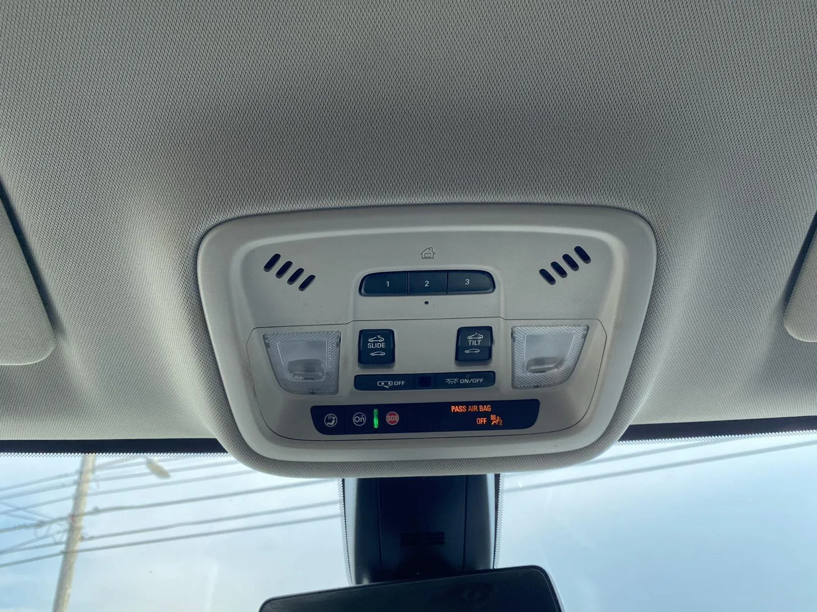 2021 Chevrolet Traverse RS - Photo 23