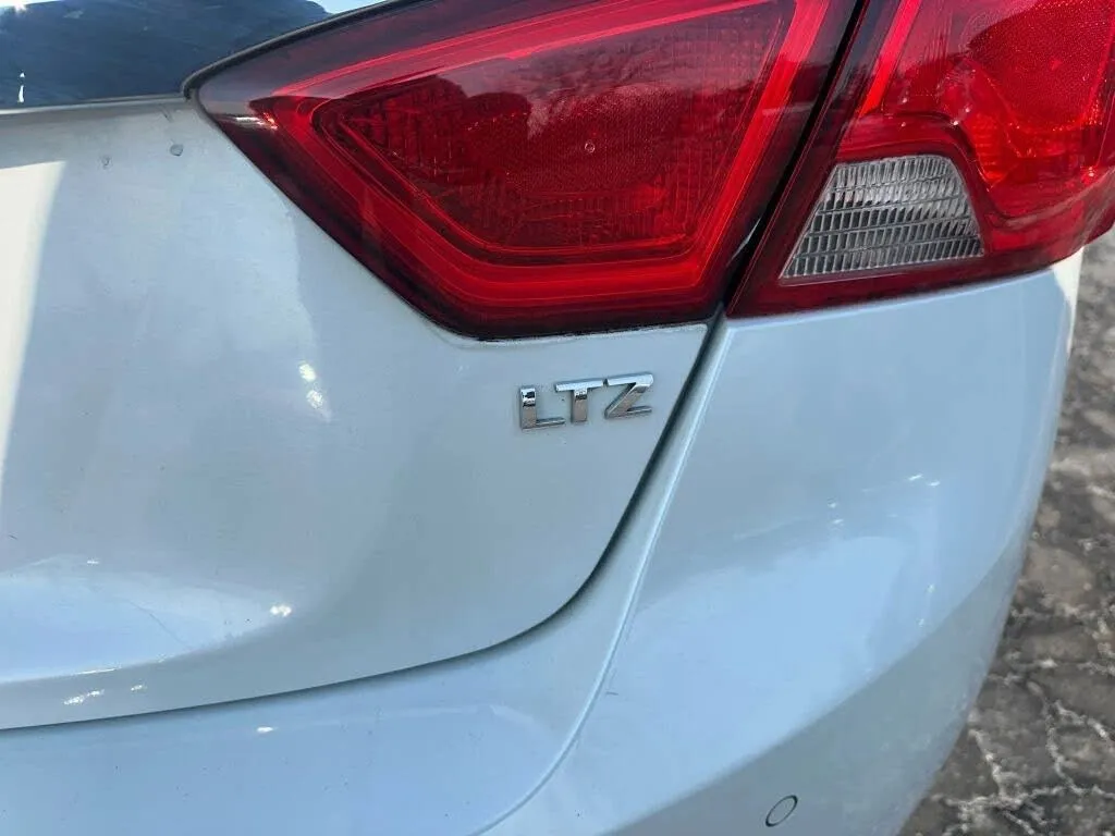 2015 Chevrolet Impala 2LZ - Photo 15