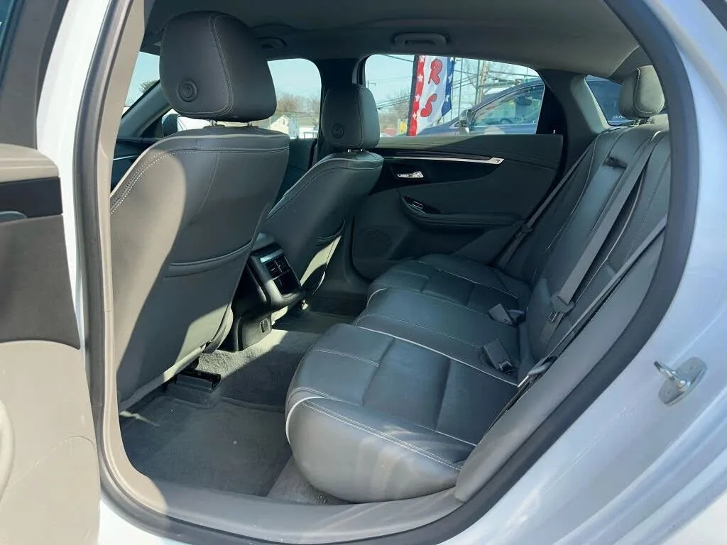 2015 Chevrolet Impala 2LZ - Photo 18