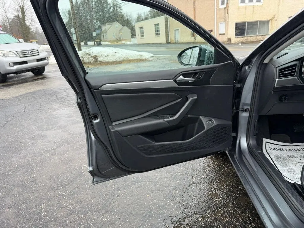 2019 Volkswagen Jetta SE - Photo 26