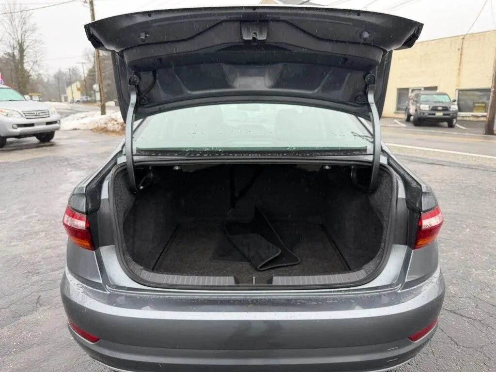 2019 Volkswagen Jetta SE - Photo 37