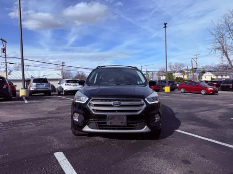 More photos of 2017 Ford Escape SE at Reliable Car Connection, PA