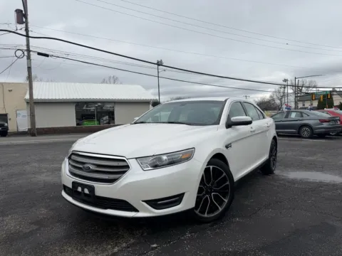 Photos of 2018 Ford Taurus SEL for sale in Pottstown, PA at Reliable Car Connection