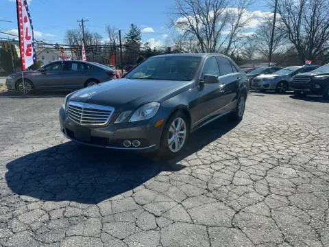 Photos of 2010 Mercedes-Benz E 350 4MATIC for sale in Pottstown, PA at Reliable Car Connection
