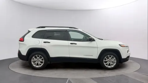 More photos of 2017 Jeep Cherokee Sport at Reliable Car Connection, PA