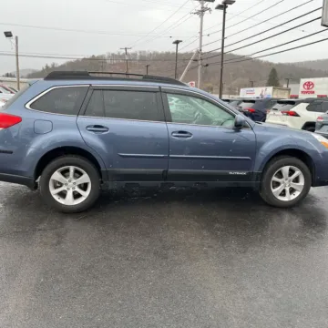 More photos of 2014 Subaru Outback 3.6R Limited at Reliable Car Connection, PA