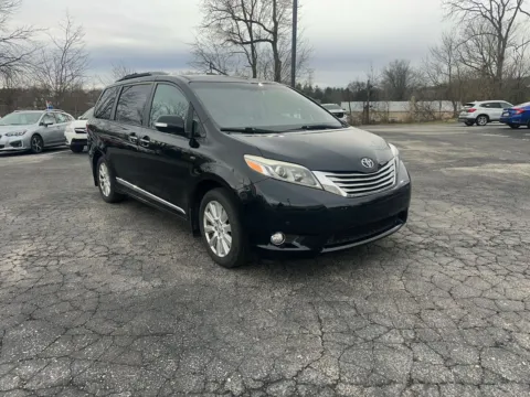 More photos of 2017 Toyota Sienna Limited Premium 7 Passenger at Reliable Car Connection, PA
