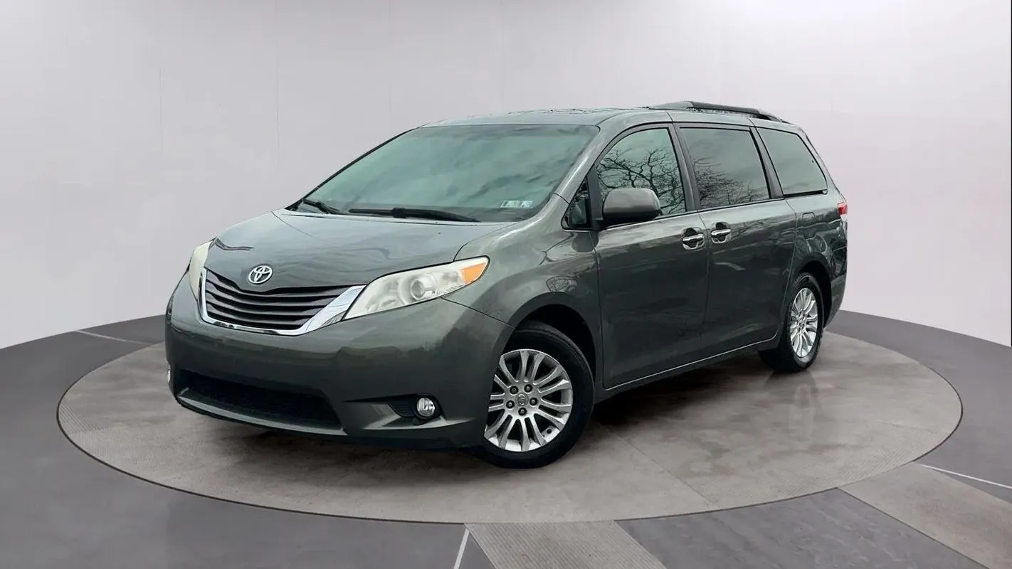 2013 Toyota Sienna XLE