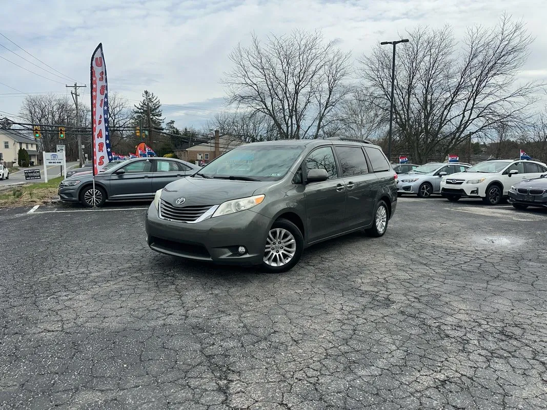 2013 Toyota Sienna XLE