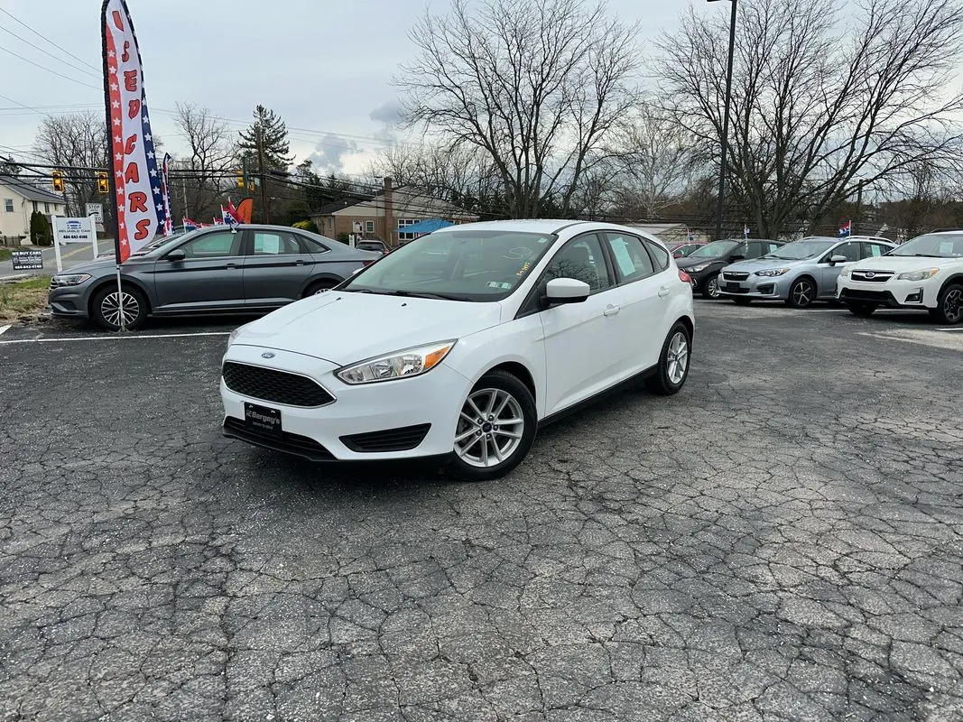 White 2018 Ford Focus SE for sale in Pottstown, PA