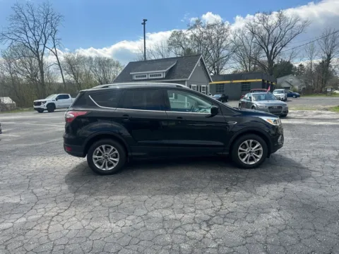More photos of 2017 Ford Escape SE at Reliable Car Connection, PA