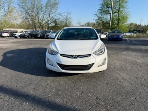 More photos of 2015 Hyundai Elantra SE at Reliable Car Connection, PA