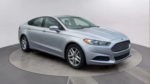 More photos of 2016 Ford Fusion SE at Reliable Car Connection, PA