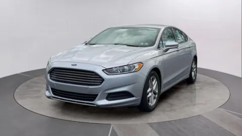 Photos of 2016 Ford Fusion SE for sale in Pottstown, PA at Reliable Car Connection