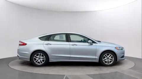 More photos of 2016 Ford Fusion SE at Reliable Car Connection, PA