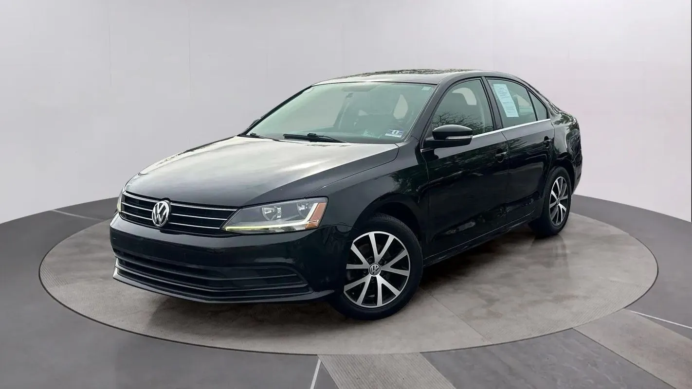 Black 2017 Volkswagen Jetta 1.4T SE for sale in Pottstown, PA