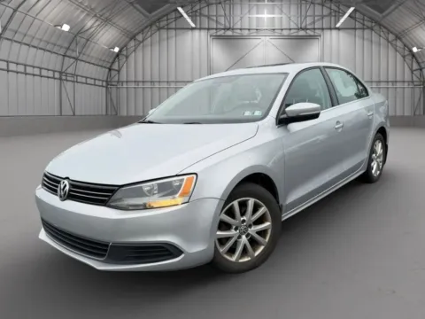 Photos of 2013 Volkswagen Jetta 2.5L SE Sedan 4D for sale in Pottstown, PA at Reliable Car Connection