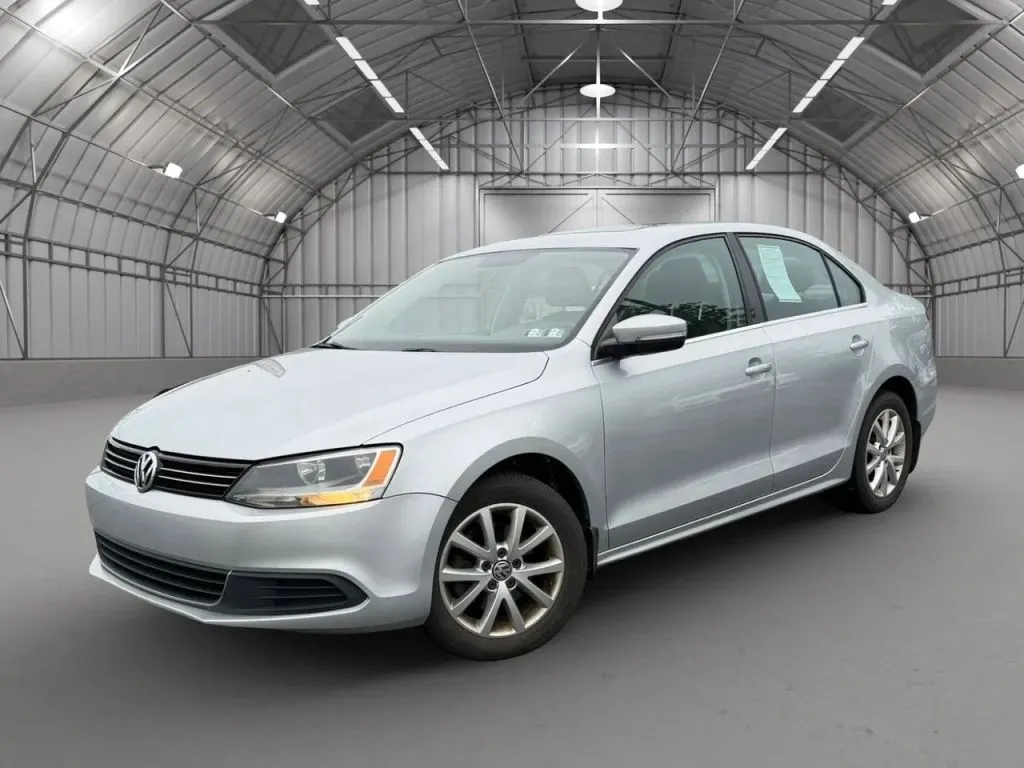 2013 Volkswagen Jetta 2.5L SE w/Conv. & Sunroof Auto PZEV's photo