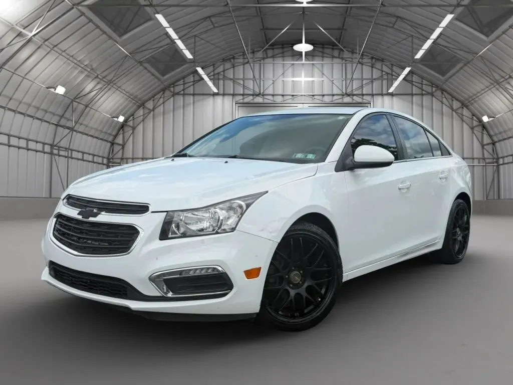 White 2015 Chevrolet Cruze 1LT Sedan 4D for sale in Pottstown, PA