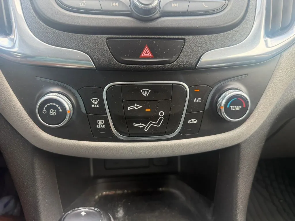 2020 Chevrolet Equinox LS - Photo 27