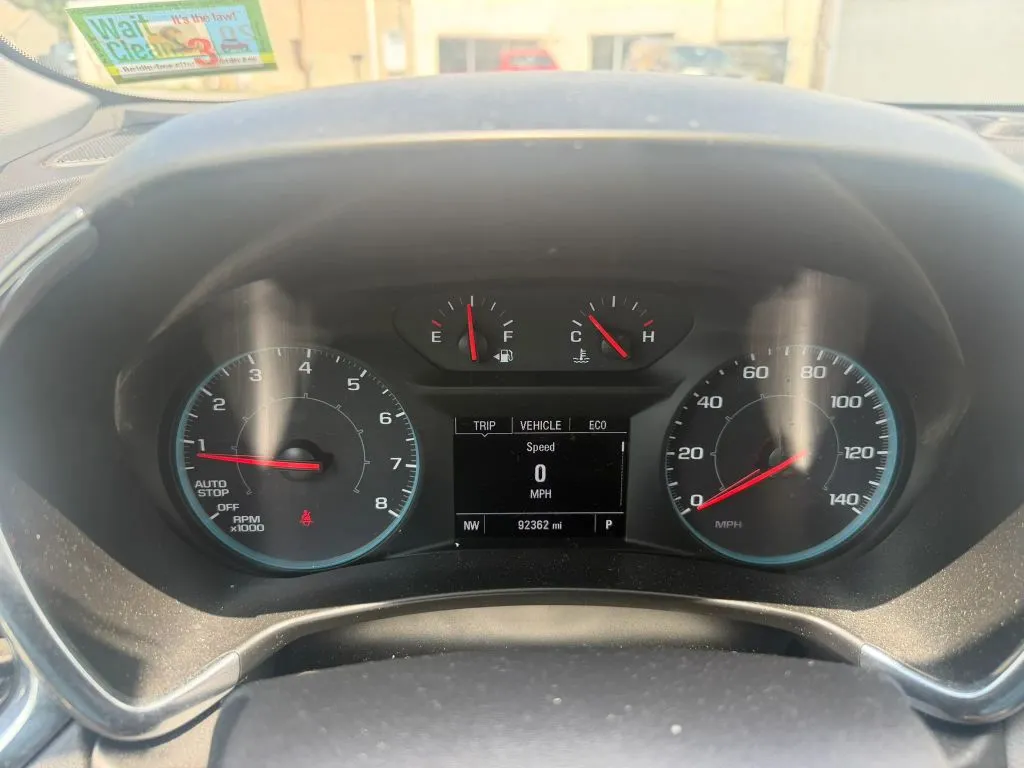 2020 Chevrolet Equinox LS - Photo 25
