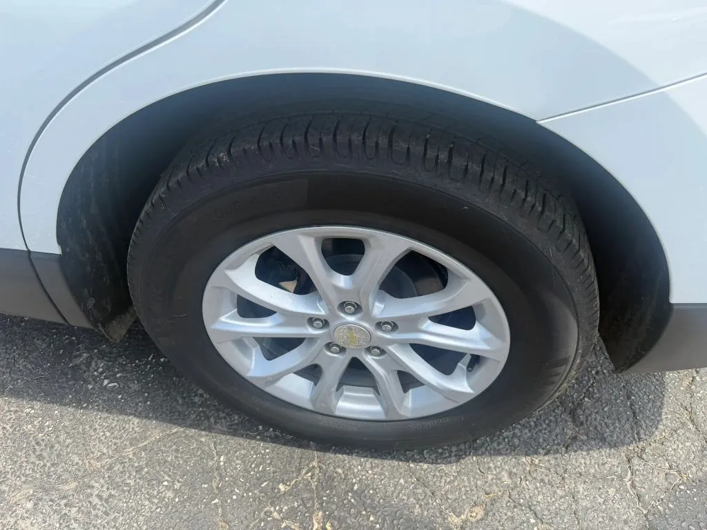 2020 Chevrolet Equinox LS - Photo 12