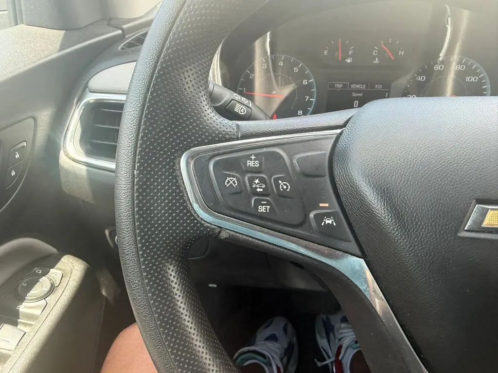 2020 Chevrolet Equinox LS - Photo 23