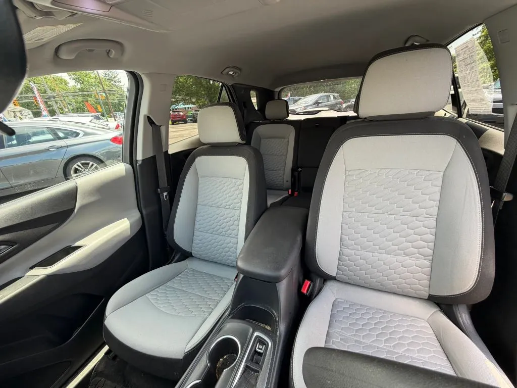 2020 Chevrolet Equinox LS - Photo 30