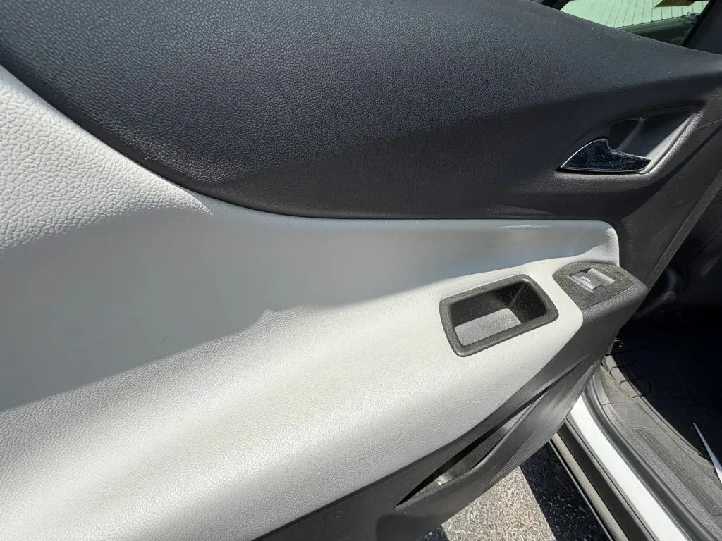 2020 Chevrolet Equinox LS - Photo 31