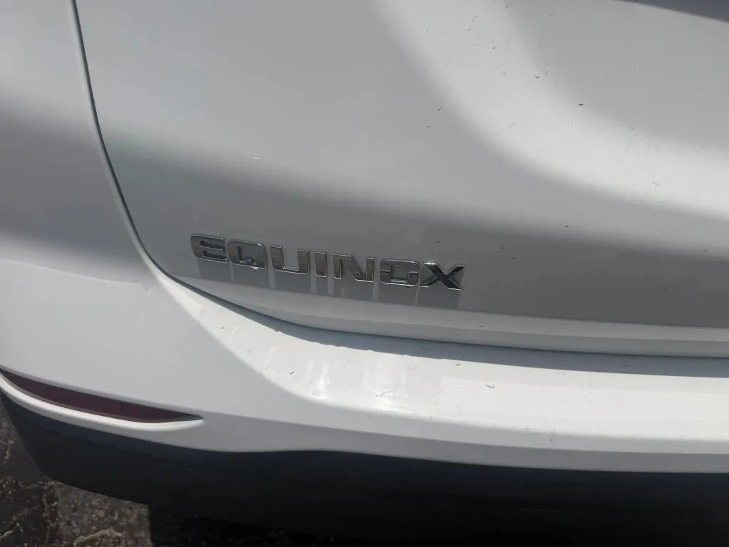 2020 Chevrolet Equinox LS - Photo 16