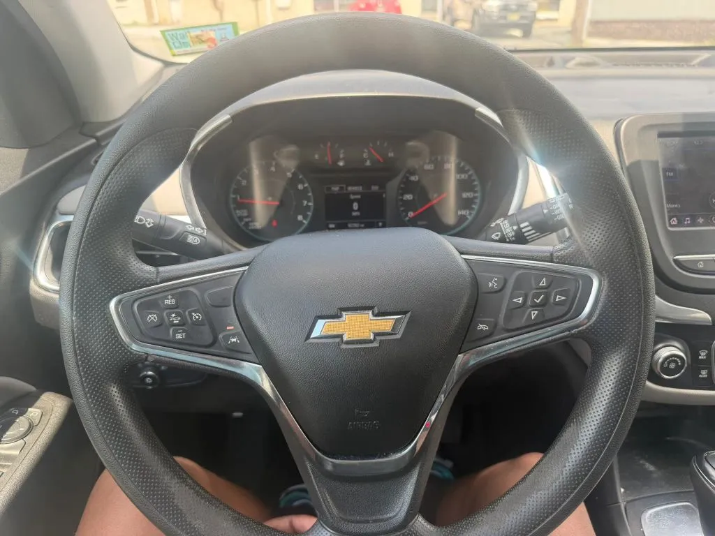 2020 Chevrolet Equinox LS - Photo 22