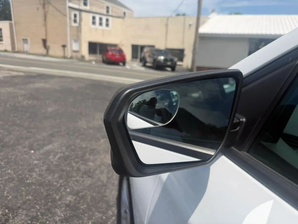 2020 Chevrolet Equinox LS - Photo 17