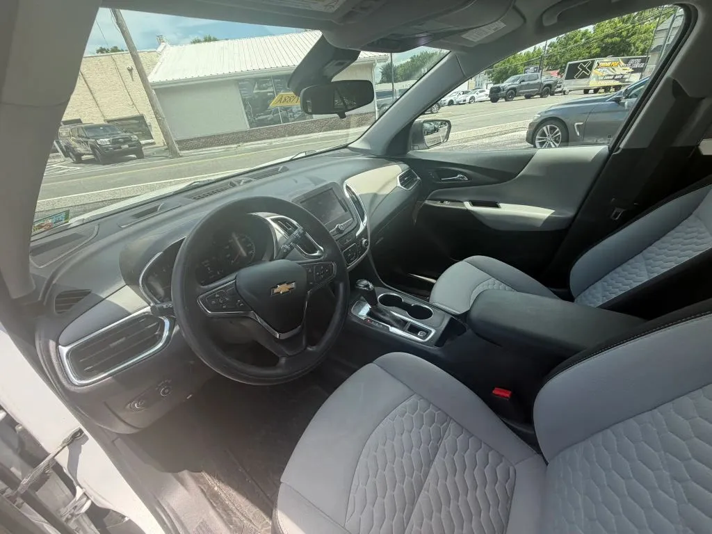 2020 Chevrolet Equinox LS - Photo 19