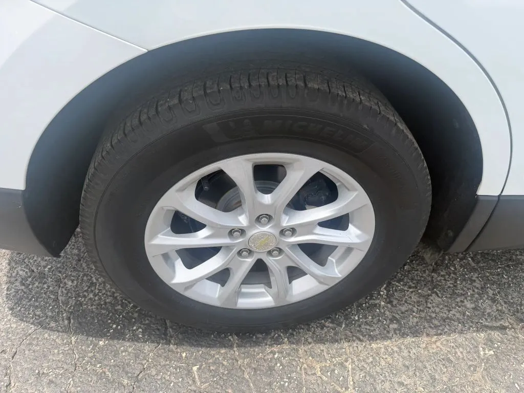2020 Chevrolet Equinox LS - Photo 13