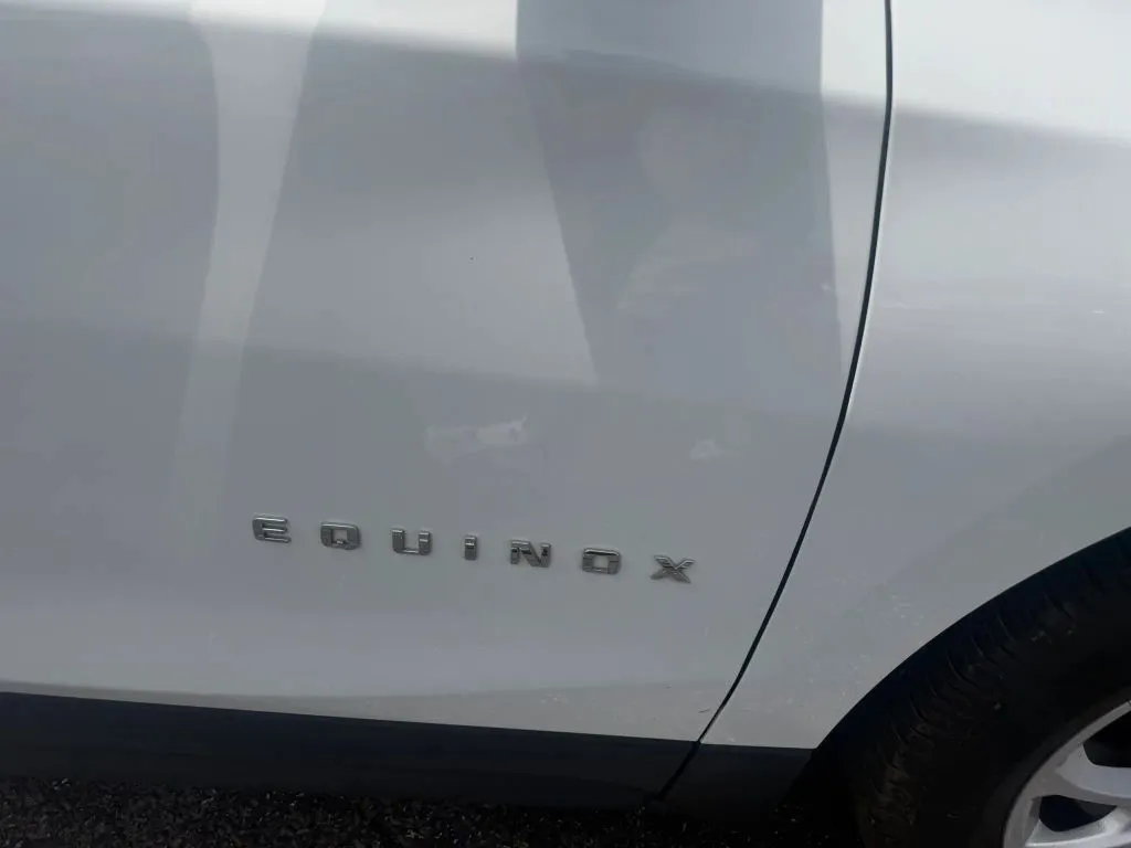 2020 Chevrolet Equinox LS - Photo 15