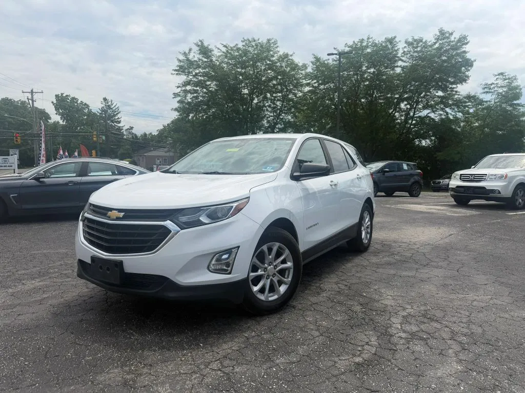 White 2020 Chevrolet Equinox LS Sport Utility 4D for sale in Pottstown, PA